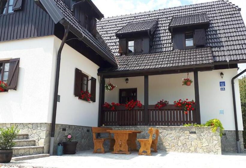 پانسیون House Flora