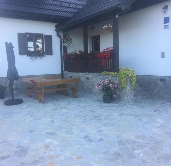 پانسیون House Flora
