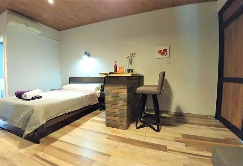 پانسیون Perneia Rooms