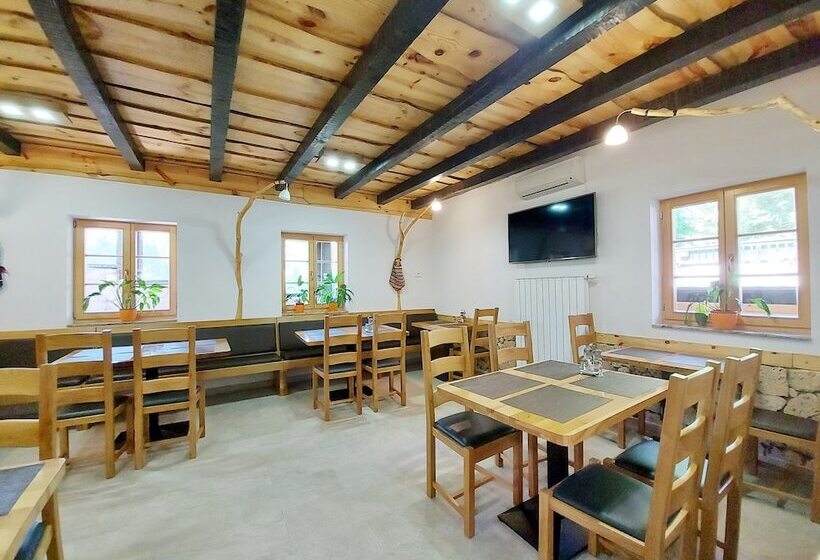 بنسيون Plitvice Ethno House