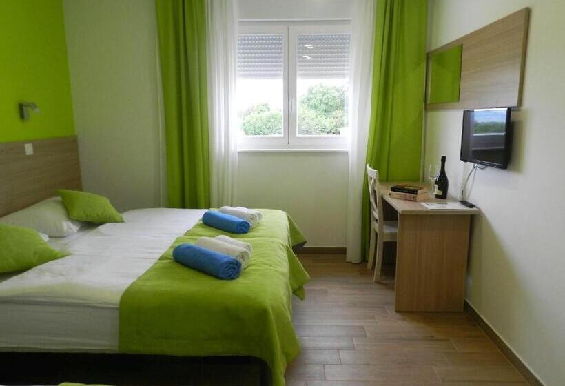 پانسیون Yourcroatiaholiday Villa With 6 Rooms