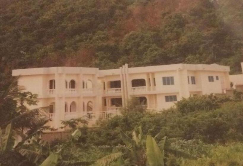 منتجع Jackson Guesthouse Anomabo