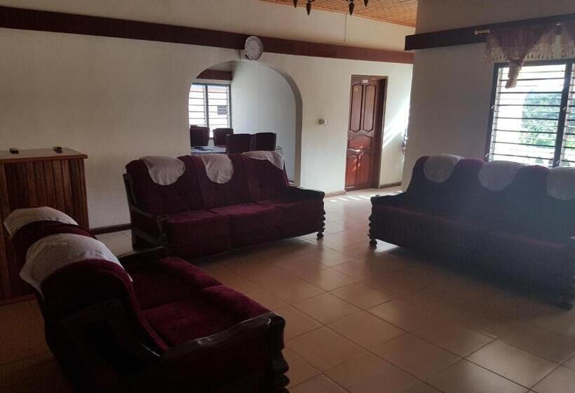 منتجع Jackson Guesthouse Anomabo