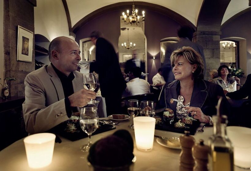 هتل En Restaurant Kasteel Elsloo