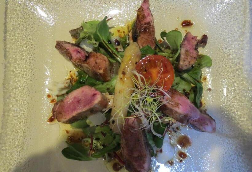 فندق صغير Le Relais Du Château Monney