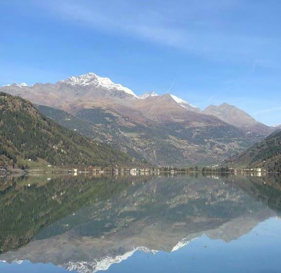 ホテル Albergo Ristorante Miralago