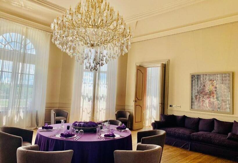 هتل Château De Vierset