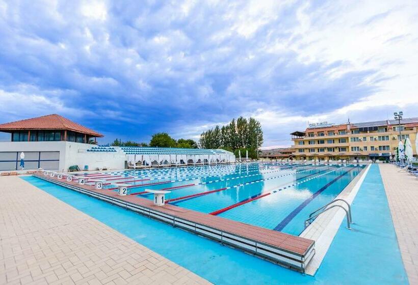 בית מלון כפרי Komitite Complex