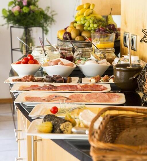 هتل Pension Waldblick Garni