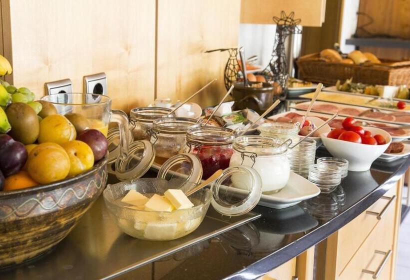هتل Pension Waldblick Garni