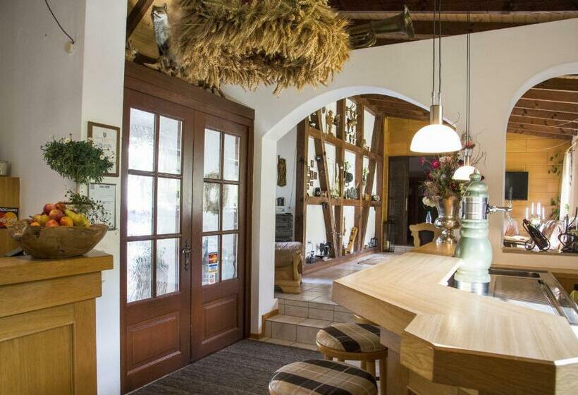 هتل Pension Waldblick Garni
