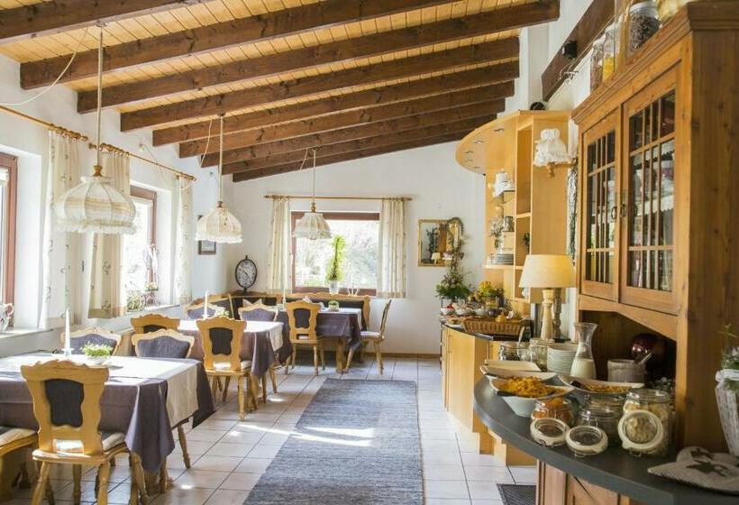 هتل Pension Waldblick Garni