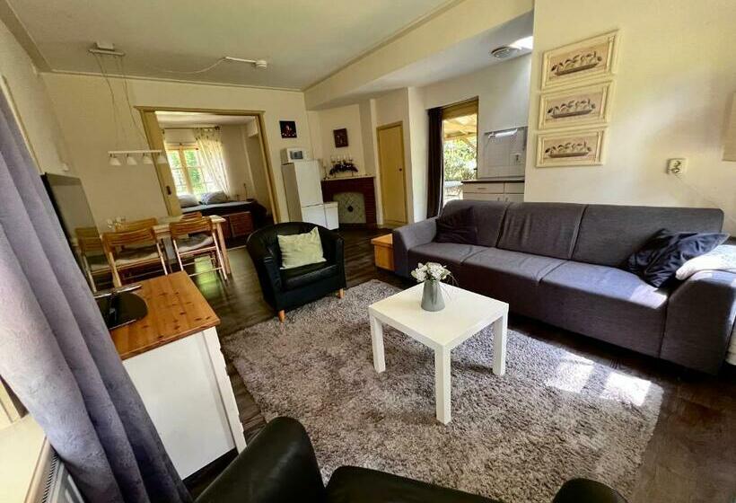 بنسيون De Consistorie