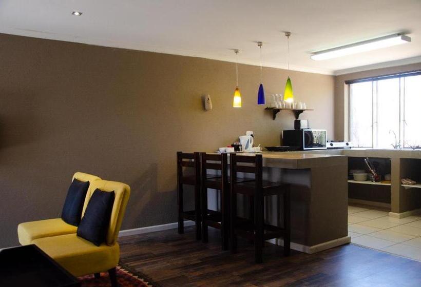 פנסיון Desert Dew Guest House