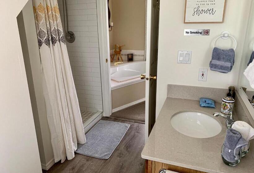 مبيت وإفطار Fox Hollow Inn