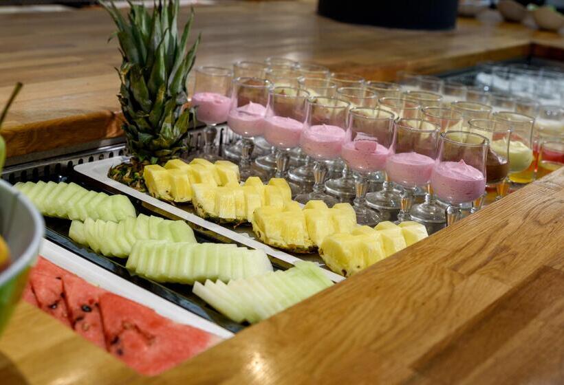 هتل Afroditi Venus Beach Resort