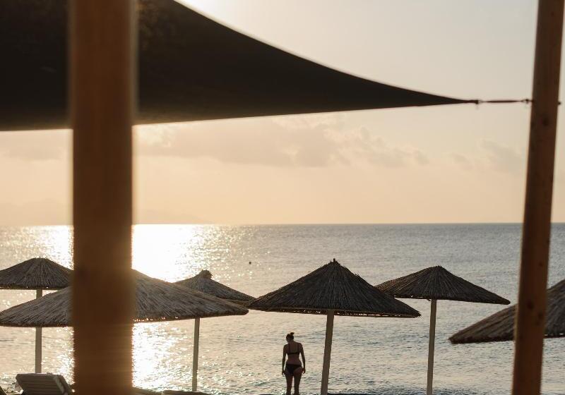 هتل Afroditi Venus Beach Resort