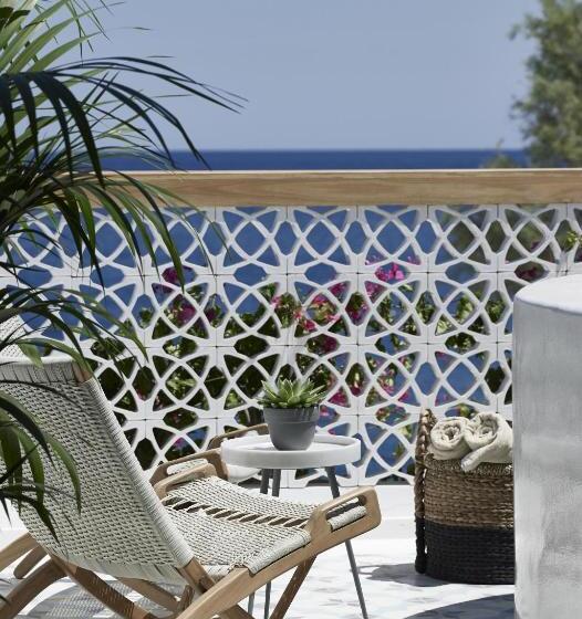 هتل Afroditi Venus Beach Resort