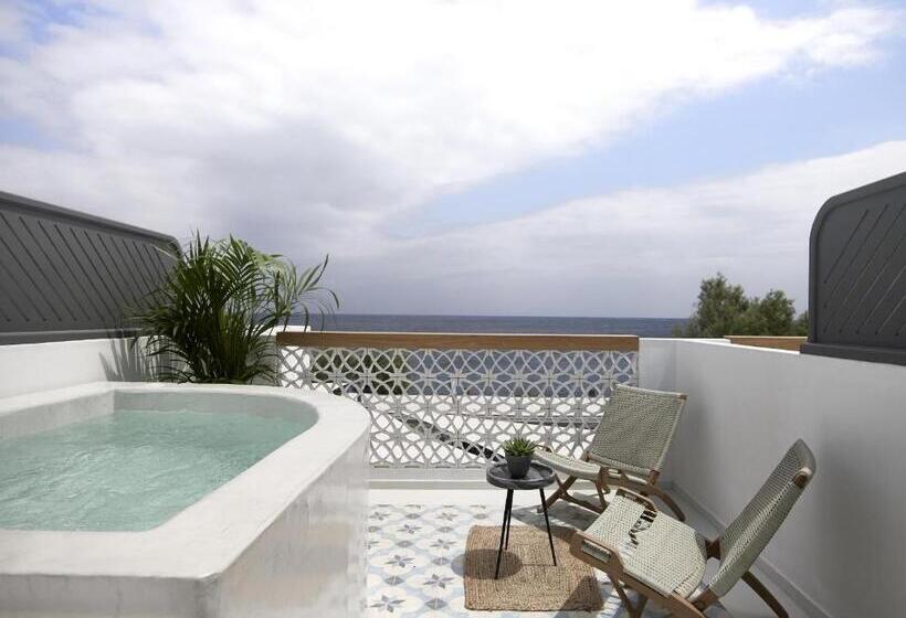 هتل Afroditi Venus Beach Resort