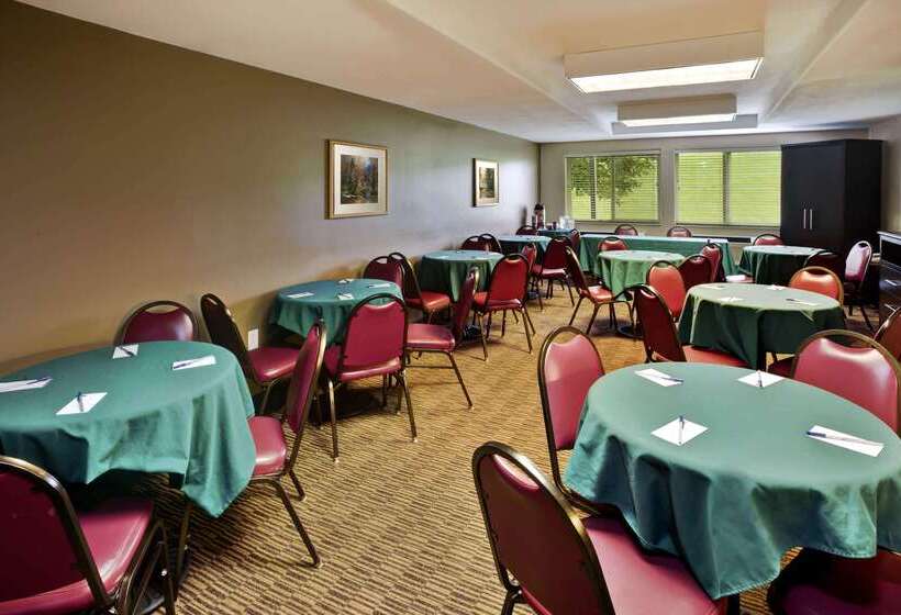 فندق Americinn By Wyndham Beaver Dam