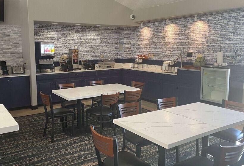 هتل Americinn By Wyndham Peoria