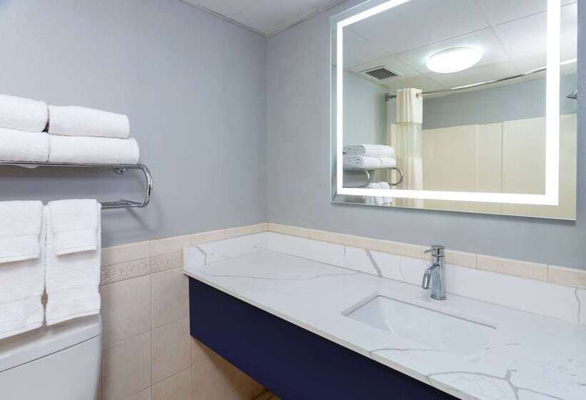 هتل Americinn By Wyndham Peoria