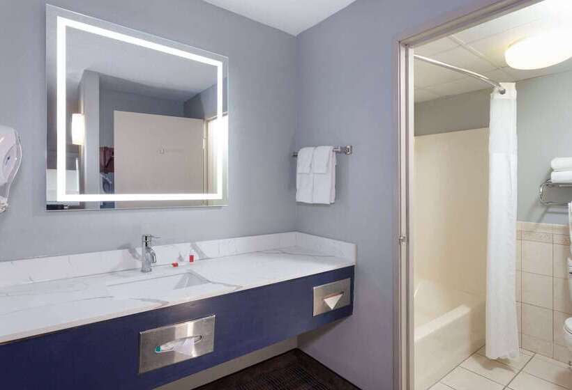 هتل Americinn By Wyndham Peoria