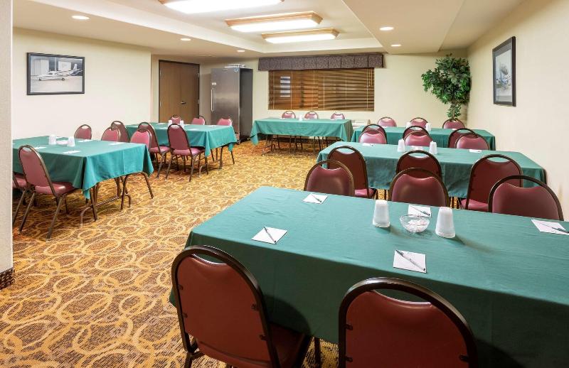 هتل Americinn By Wyndham Peoria