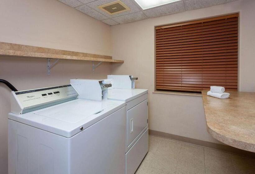 هتل Americinn By Wyndham Peoria