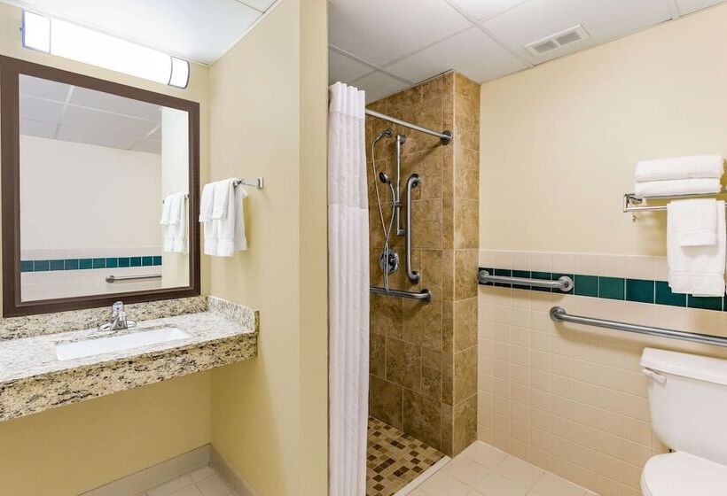 هتل Americinn By Wyndham Princeton Mn