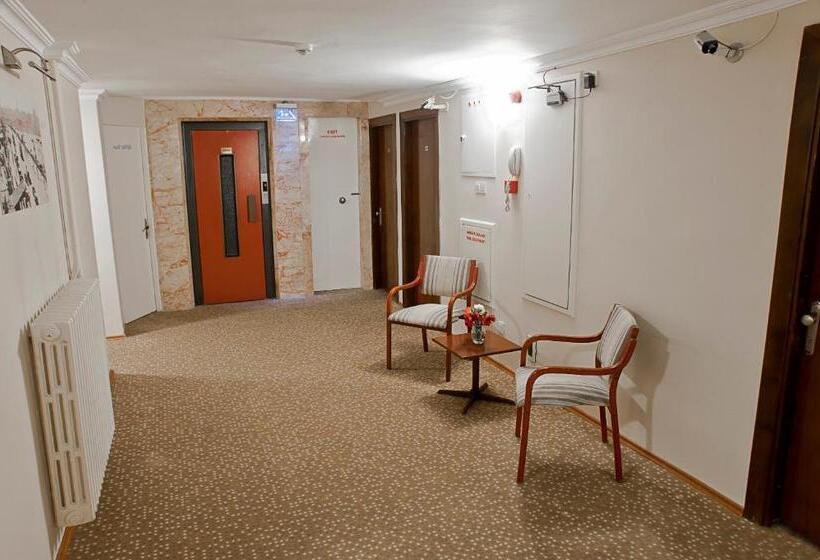 Fotos del hotel Avlonya:  11