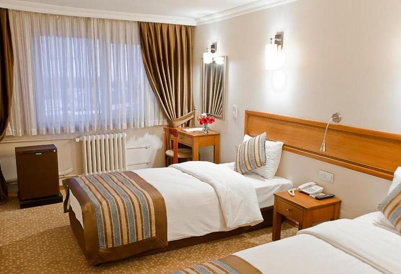 Fotos del hotel Avlonya:  6