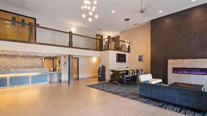 هتل Best Western Plus Flint Airport Inn & Suites