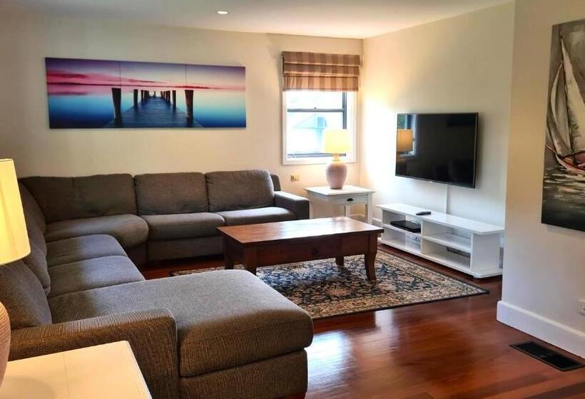 Отель Stay At Raffertys Resort