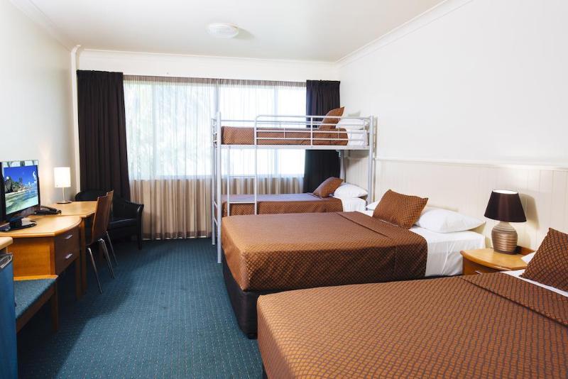 هتل City Oasis Inn Townsville, Surestay Collection By Bw