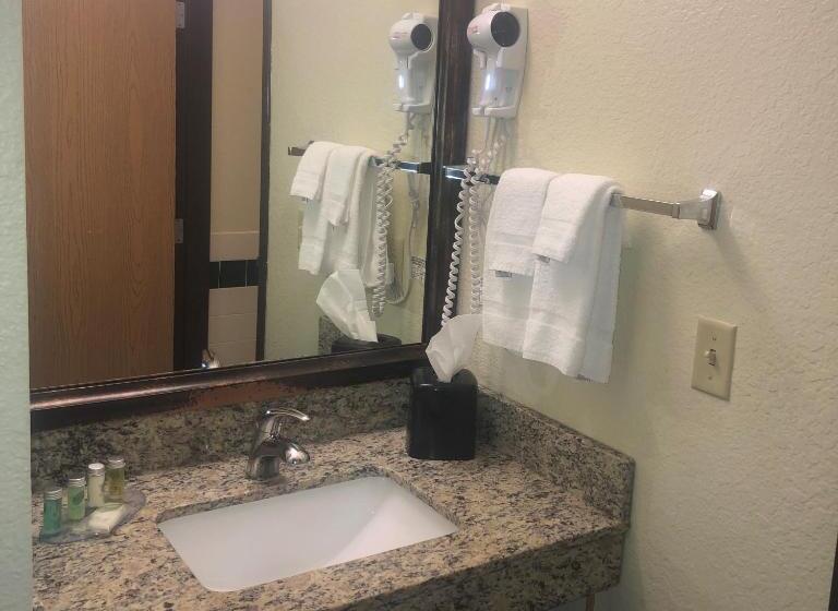 Cobblestone Hotel & Suites   Wisconsin Rapids