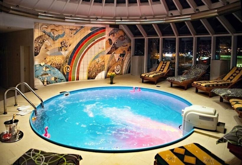 Fotos del hotel Cosmopolitan Bobycentrum:  12