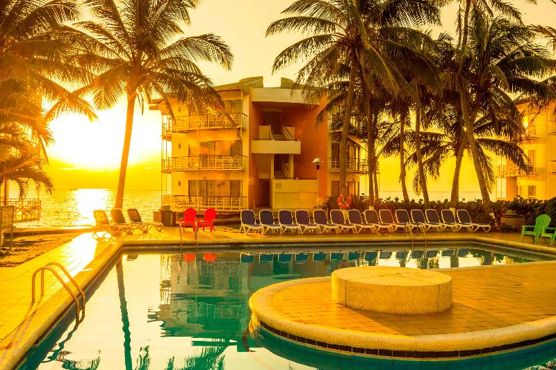 هتل Decameron Aquarium   All Inclusive