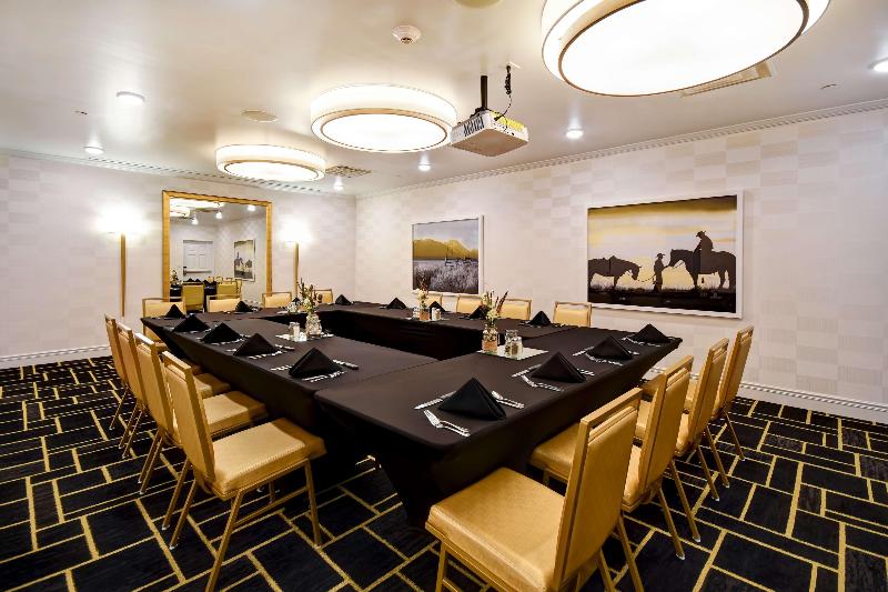 هتل Doubletree By Hilton Deadwood At Cadillac Jack's