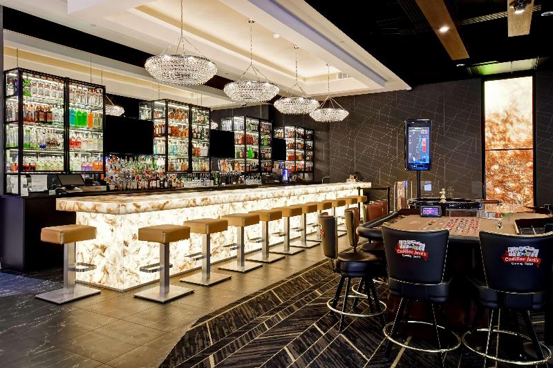 هتل Doubletree By Hilton Deadwood At Cadillac Jack's
