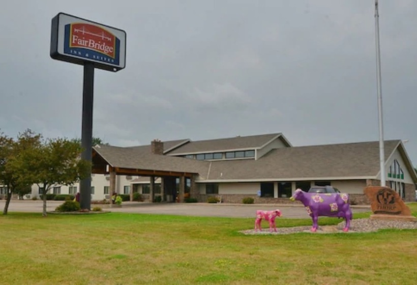 호텔 Fairbridge Inn & Suites