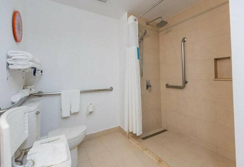 هتل Hampton By Hilton San Jose Airport