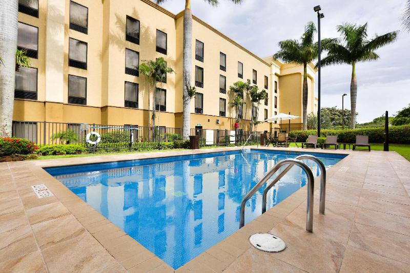 هتل Hampton By Hilton San Jose Airport