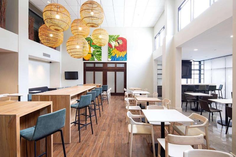 هتل Hampton By Hilton San Jose Airport