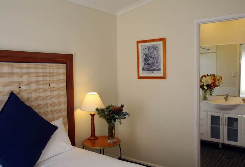 هتل Hunter Valley Resort, Hunter Farm Adventure Centre & 4 Pines At The Farm