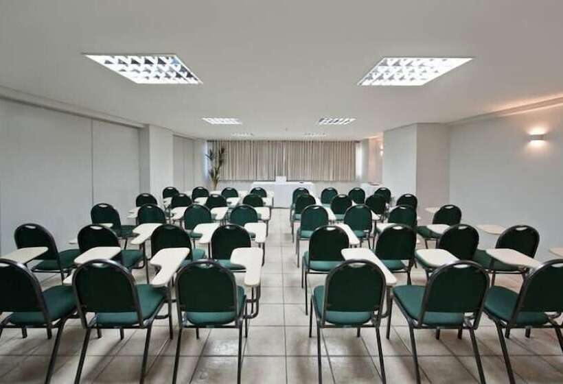 هتل Iracema Travel