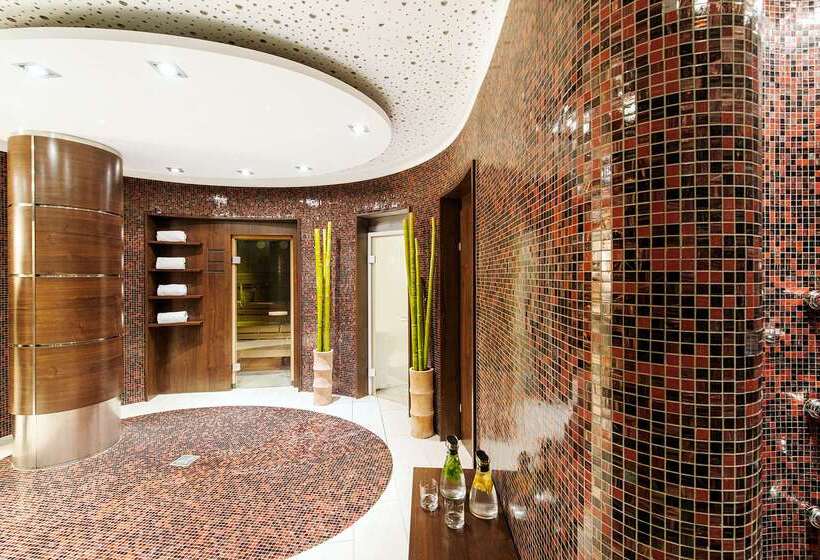 هتل NH Vienna Airport Conference Center