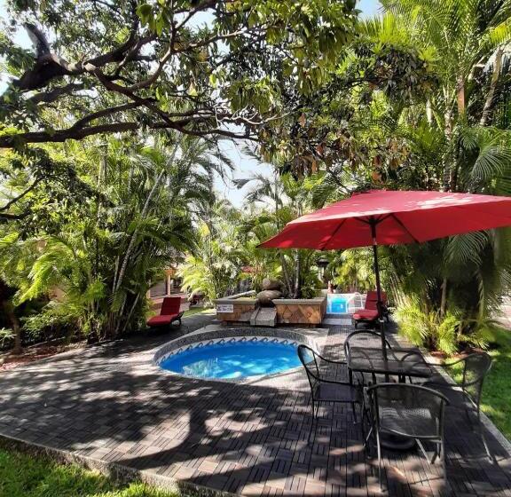 هتل Palmareca Inn Suites Studio
