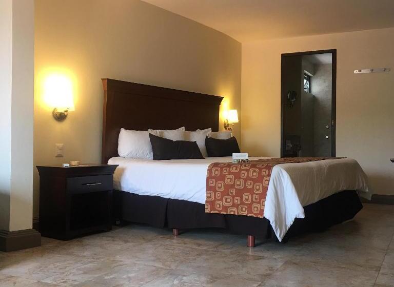 هتل Palmareca Inn Suites Studio