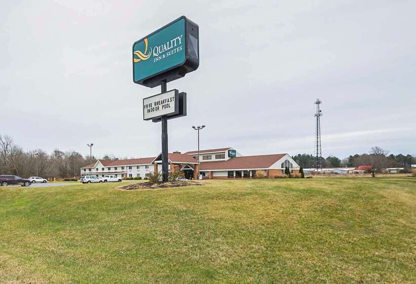 בית מלון כפרי Quality Inn & Suites Harrington   Milford